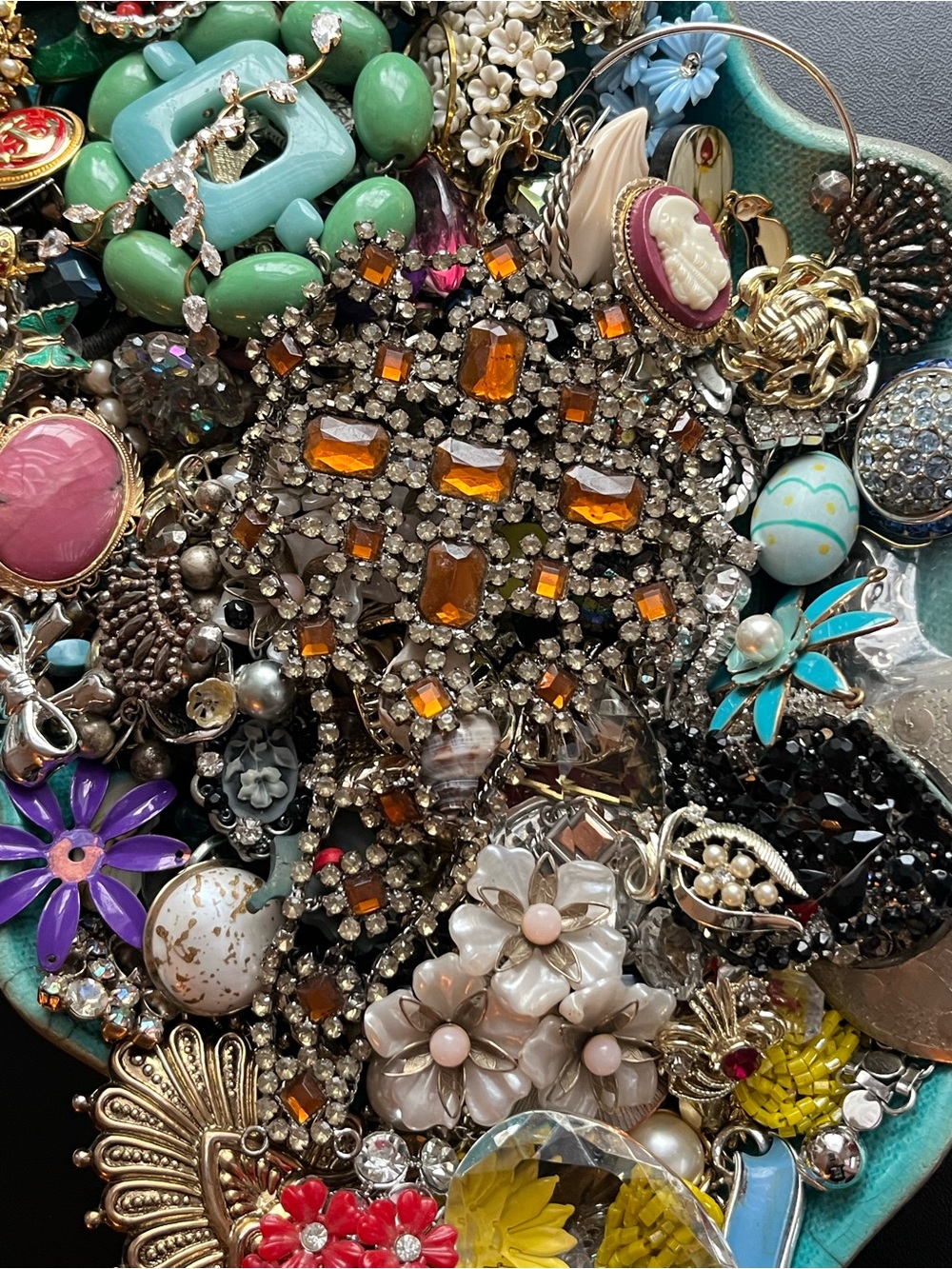 Vintage Junk Jewelry Parts Take-Out Boxes - Picture 14 of 16